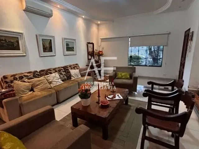 Casa com 450m², à venda ou para alugar, no bairro Jardim das Nações em Taubaté