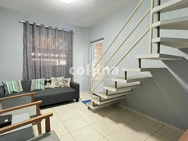 Casa com 128m² 2 quartos e 2 banheiros, à venda, no bairro Vila Silviânia em Carapicuíba
