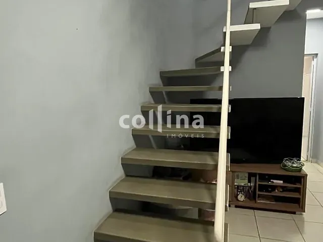 Casa com 128m² 2 quartos e 2 banheiros, à venda, no bairro Vila Silviânia em Carapicuíba