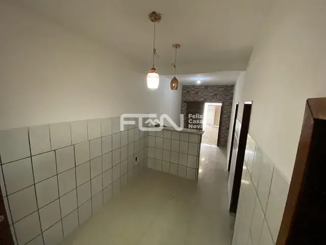 Casa 2 quartos e 1 banheiro, à venda, no bairro Camaçari de Dentro em Camaçari