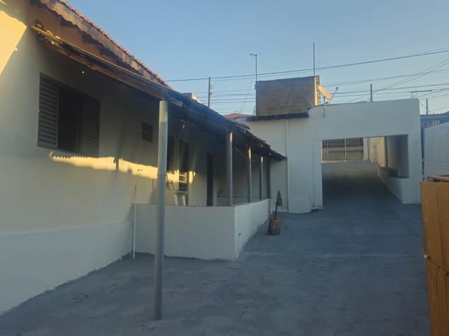 Casa com 360m² 2 quartos e 1 banheiro, à venda, no bairro Jardim Florence em Campinas