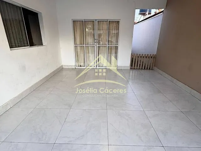 Casa com 200m² 3 quartos e 2 banheiros, à venda, no bairro Cristo Rei em Várzea Grande