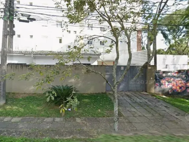 Casa 3 quartos e 1 banheiro, para alugar, no bairro Água Verde em Curitiba