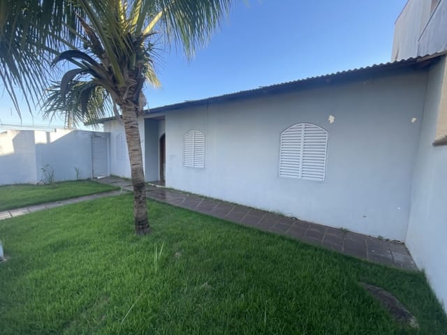 Casa com 304m² 2 quartos e 1 banheiro, à venda ou para alugar, no bairro Vila Santana em Cambé
