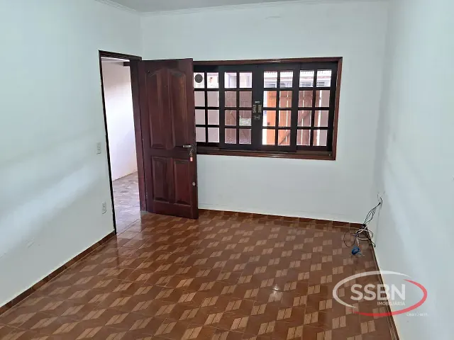 Casa 3 quartos e 2 banheiros, para alugar, no bairro Jardim Santa Rosa em Nova Odessa