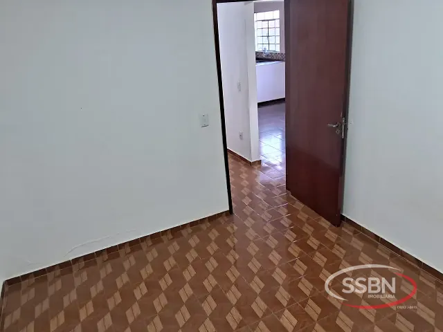 Casa 3 quartos e 2 banheiros, para alugar, no bairro Jardim Santa Rosa em Nova Odessa