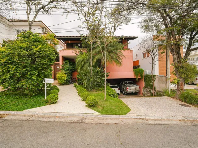 Casa com 360m² 4 quartos e 5 banheiros, à venda, no bairro Alphaville em Santana de Parnaíba