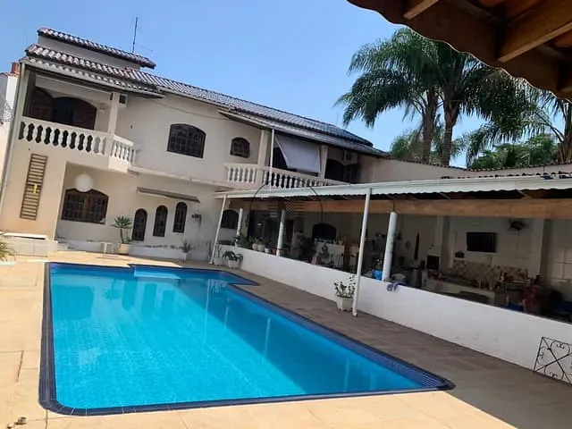 Casa à venda, no bairro Belvedere Club dos 500 em Guaratinguetá