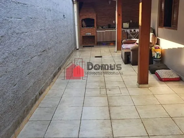 Casa à venda, no bairro Parque das Palmeiras em Pindamonhangaba