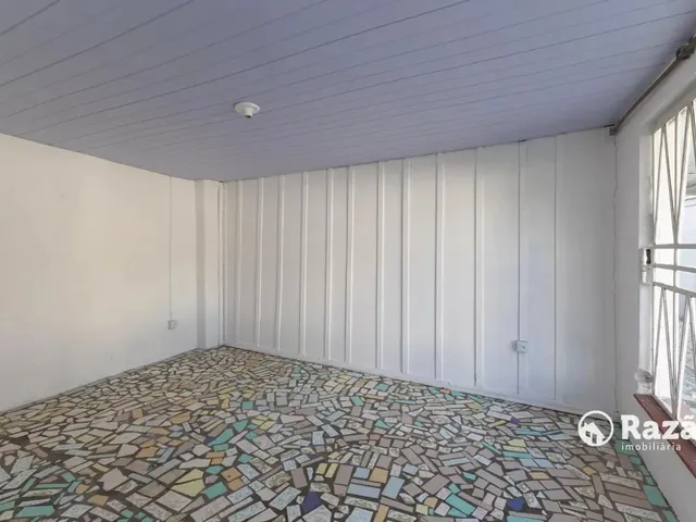 Casa 1 quarto e 1 banheiro, para alugar, no bairro Alto da Glória em Curitiba