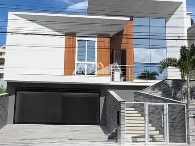 Casa com 240m² 3 quartos e 4 banheiros, à venda, no bairro Pedra Branca em Palhoça