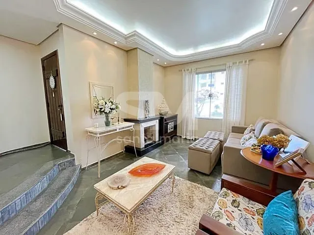 Casa com 352m² 4 quartos e 3 banheiros, à venda, no bairro Maria Goretti em Chapecó