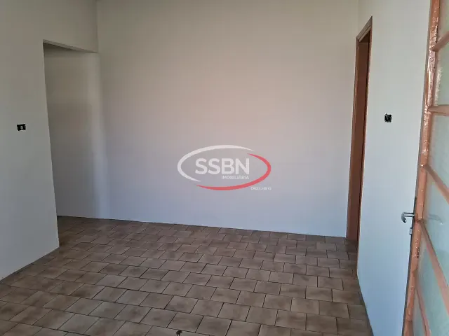 Casa 2 quartos e 1 banheiro, para alugar, no bairro Jardim Santa Rosa em Nova Odessa