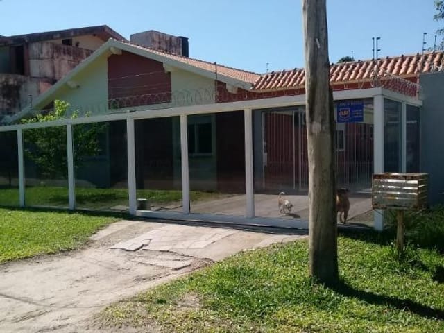 Casa com 1000m² 6 quartos e 5 banheiros, à venda, no bairro Laranjal em Pelotas
