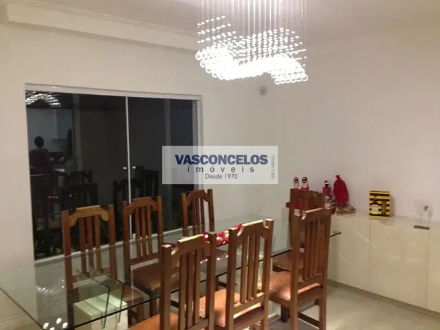 Casa com 313m² 4 quartos e 2 banheiros, à venda, no bairro Bosque dos Eucaliptos em São José dos Campos