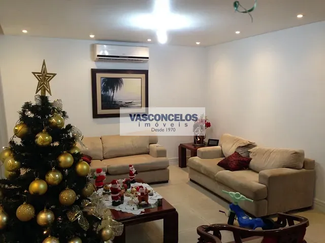 Casa com 313m² 4 quartos e 2 banheiros, à venda, no bairro Bosque dos Eucaliptos em São José dos Campos