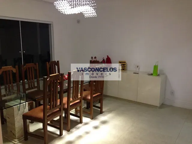Casa com 313m² 4 quartos e 2 banheiros, à venda, no bairro Bosque dos Eucaliptos em São José dos Campos