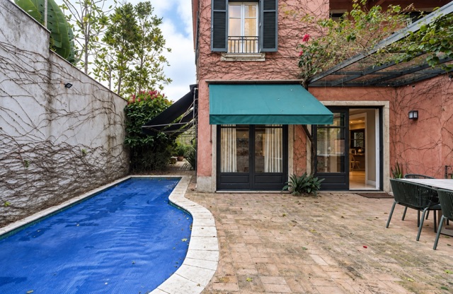 Casa com 600m² 3 quartos e 5 banheiros, à venda, no bairro Alto de Pinheiros em São Paulo