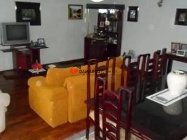 Casa com 400m² 3 quartos e 2 banheiros, à venda, no bairro Vila Bastos em Santo André