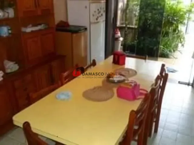 Casa com 400m² 3 quartos e 2 banheiros, à venda, no bairro Vila Bastos em Santo André
