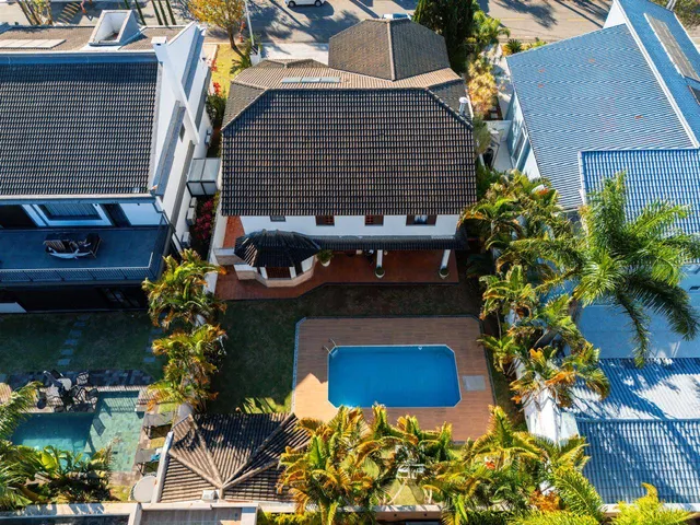Casa com 620m² 4 quartos e 6 banheiros, à venda, no bairro Alphaville em Santana de Parnaíba