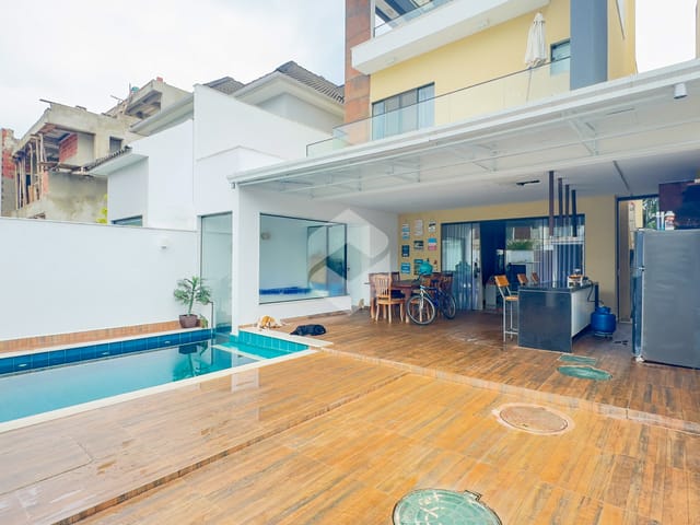 Casa com 180m² 5 quartos e 6 banheiros, à venda, no bairro Recreio dos Bandeirantes em Rio de Janeiro