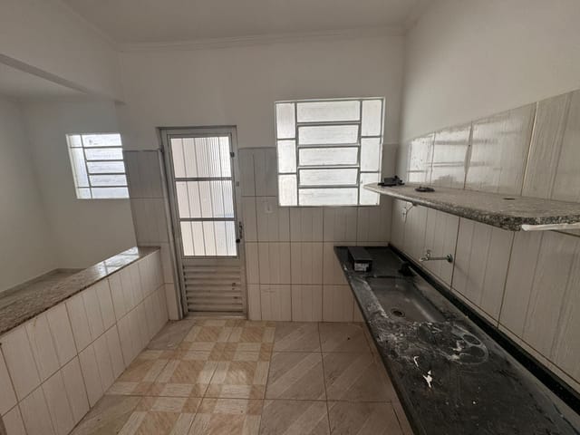 Casa para alugar, no bairro Cidade Satélite Íris em Campinas