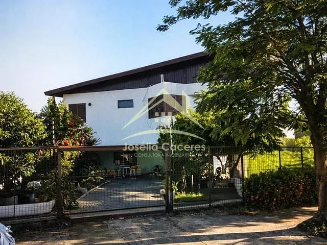 Casa com 972m², à venda, no bairro Centro-Sul em Várzea Grande