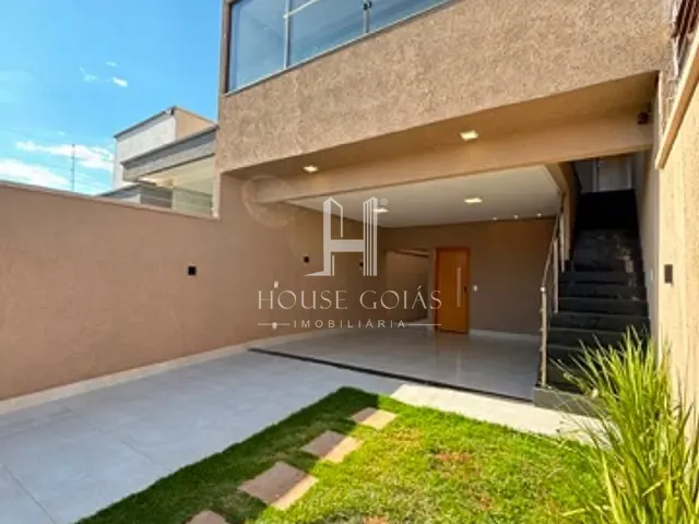 Casa com 180m² 3 quartos e 5 banheiros, à venda, no bairro Residencial Village Garavelo - 2ª Etapa em Aparecida de Goiânia