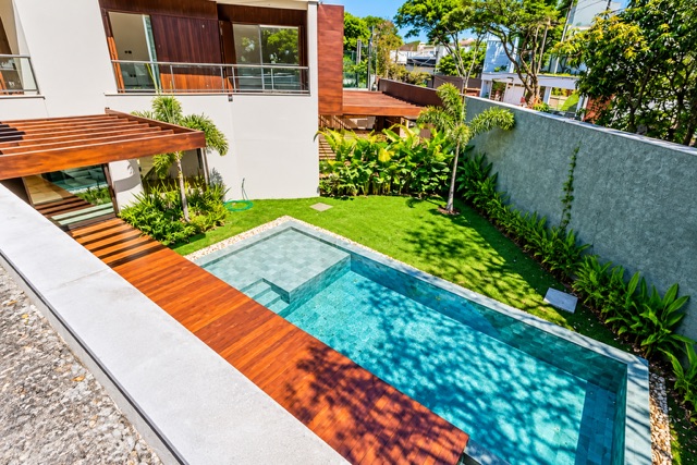 Casa com 800m² 5 quartos e 7 banheiros, à venda, no bairro Boaçava em São Paulo