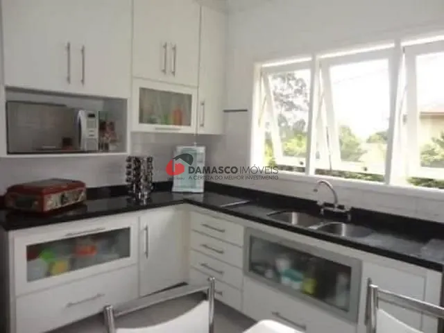 Casa com 233m² 3 quartos e 1 banheiro, à venda, no bairro Parque Dom Henrique em Cotia