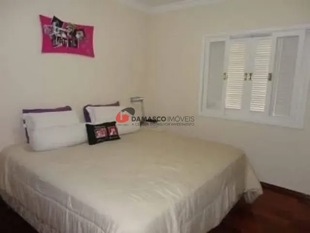 Casa com 233m² 3 quartos e 1 banheiro, à venda, no bairro Parque Dom Henrique em Cotia