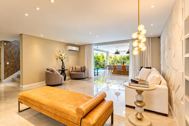 Casa com 812m² 4 quartos e 6 banheiros, à venda, no bairro Alto de Pinheiros em São Paulo