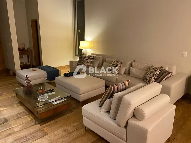 Casa com 1100m² 4 quartos e 5 banheiros, à venda ou para alugar, no bairro Kurumin em Itu