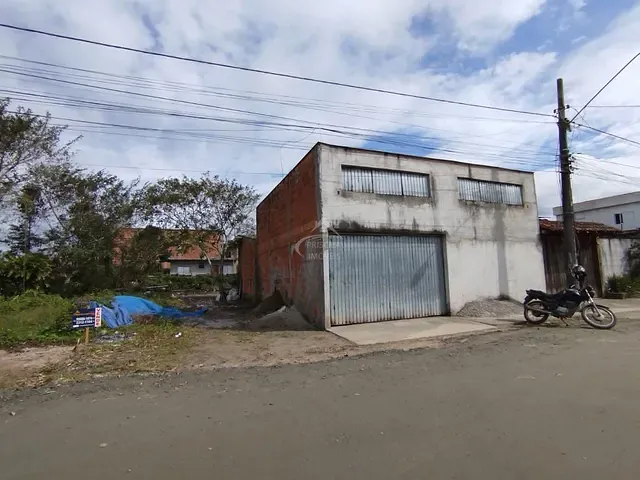 Casa com 525m² 2 quartos e 3 banheiros, à venda, no bairro Boraceia em Bertioga