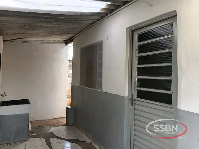Casa 2 quartos e 1 banheiro, para alugar, no bairro Jardim Fadel em Nova Odessa