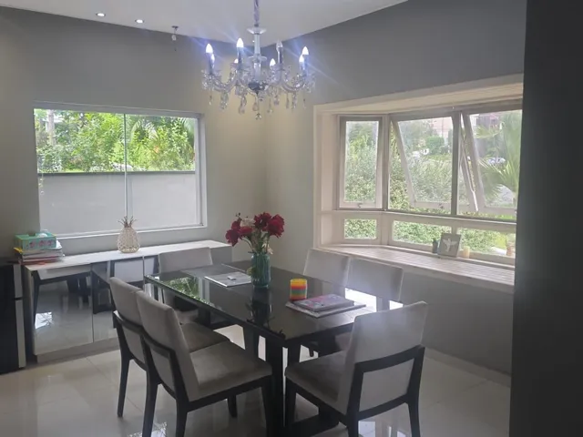 Casa com 370m² 4 quartos e 5 banheiros, à venda, no bairro Alphaville em Santana de Parnaíba