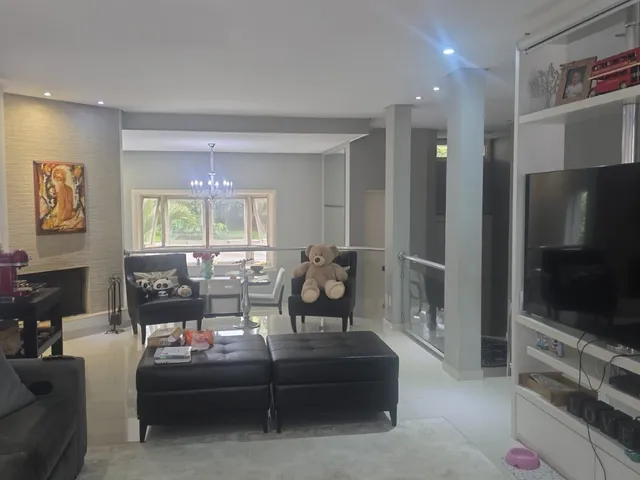 Casa com 370m² 4 quartos e 5 banheiros, à venda, no bairro Alphaville em Santana de Parnaíba