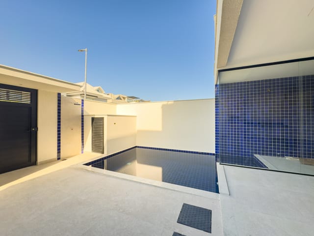 Casa com 175m² 4 quartos e 6 banheiros, à venda ou para alugar, no bairro Recreio dos Bandeirantes em Rio de Janeiro