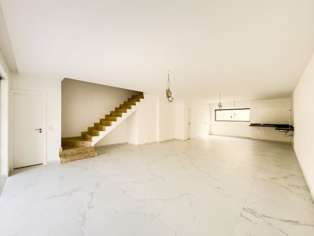 Casa com 175m² 4 quartos e 6 banheiros, à venda ou para alugar, no bairro Recreio dos Bandeirantes em Rio de Janeiro