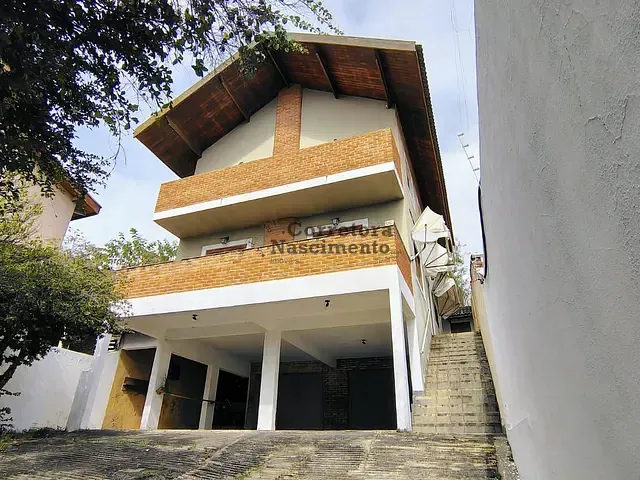 Casa com 250m² 3 quartos e 2 banheiros, para alugar, no bairro Jardim Terras de São João em Jacareí