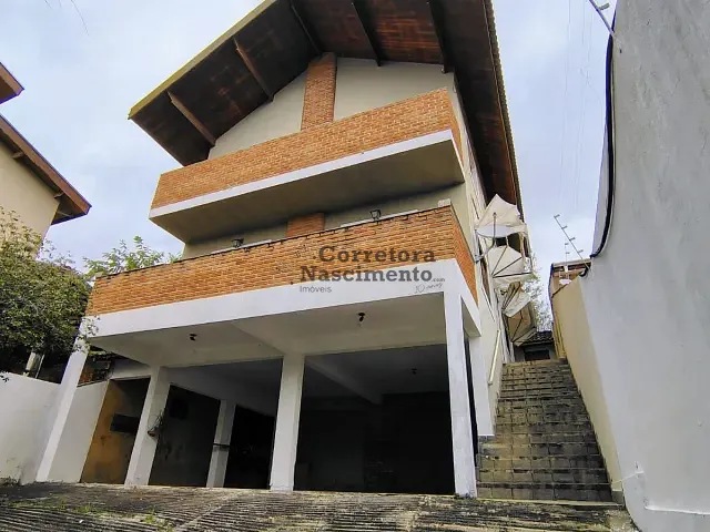 Casa com 250m² 3 quartos e 2 banheiros, para alugar, no bairro Jardim Terras de São João em Jacareí