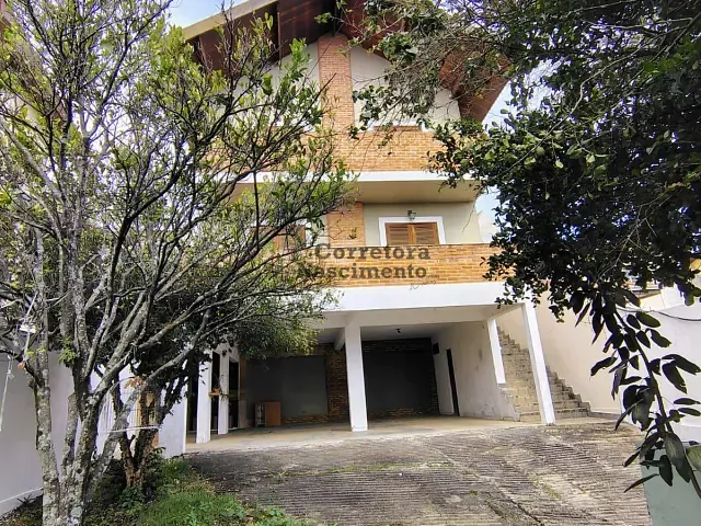 Casa com 250m² 3 quartos e 2 banheiros, para alugar, no bairro Jardim Terras de São João em Jacareí
