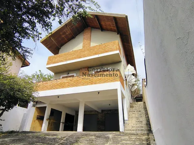 Casa com 250m² 3 quartos e 2 banheiros, para alugar, no bairro Jardim Terras de São João em Jacareí