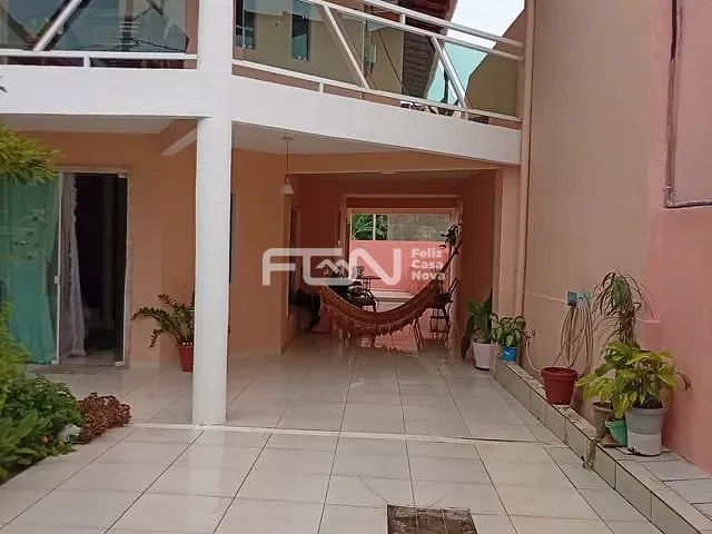 Casa com 284m² 4 quartos e 2 banheiros, à venda, no bairro Centro em Lauro de Freitas