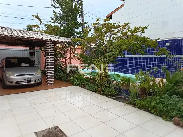 Casa com 284m² 4 quartos e 2 banheiros, à venda, no bairro Centro em Lauro de Freitas