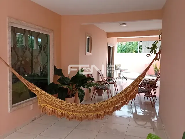 Casa com 284m² 4 quartos e 2 banheiros, à venda, no bairro Centro em Lauro de Freitas