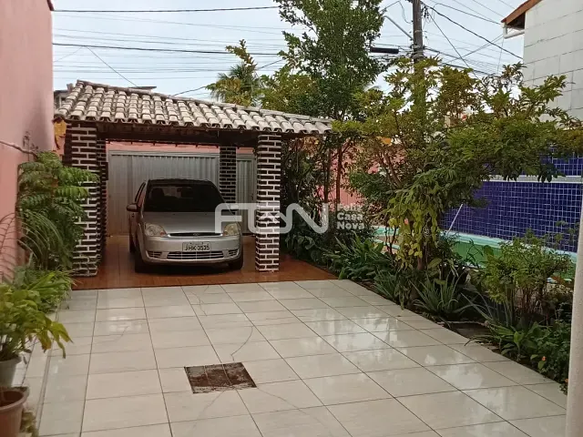Casa com 284m² 4 quartos e 2 banheiros, à venda, no bairro Centro em Lauro de Freitas