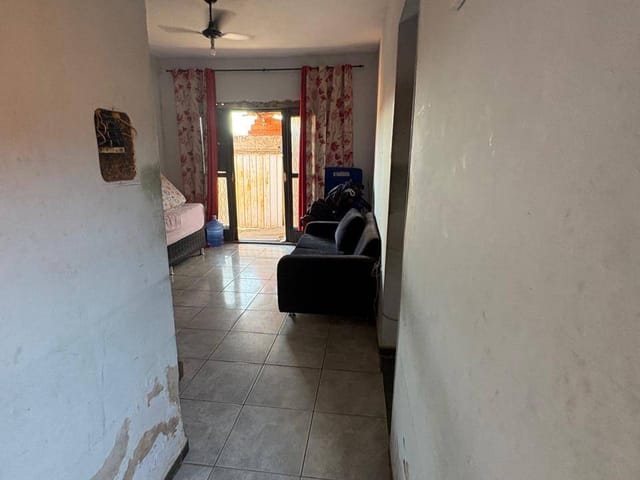 Casa com 200m² 2 quartos e 1 banheiro, à venda, no bairro Santa Clara em Campinas