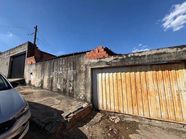 Casa com 200m² 2 quartos e 1 banheiro, à venda, no bairro Santa Clara em Campinas